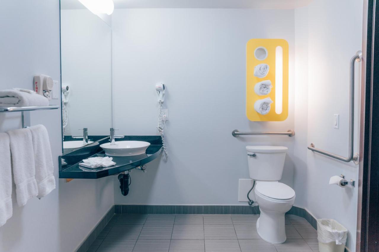 Motel 6 Airdrie Extérieur photo