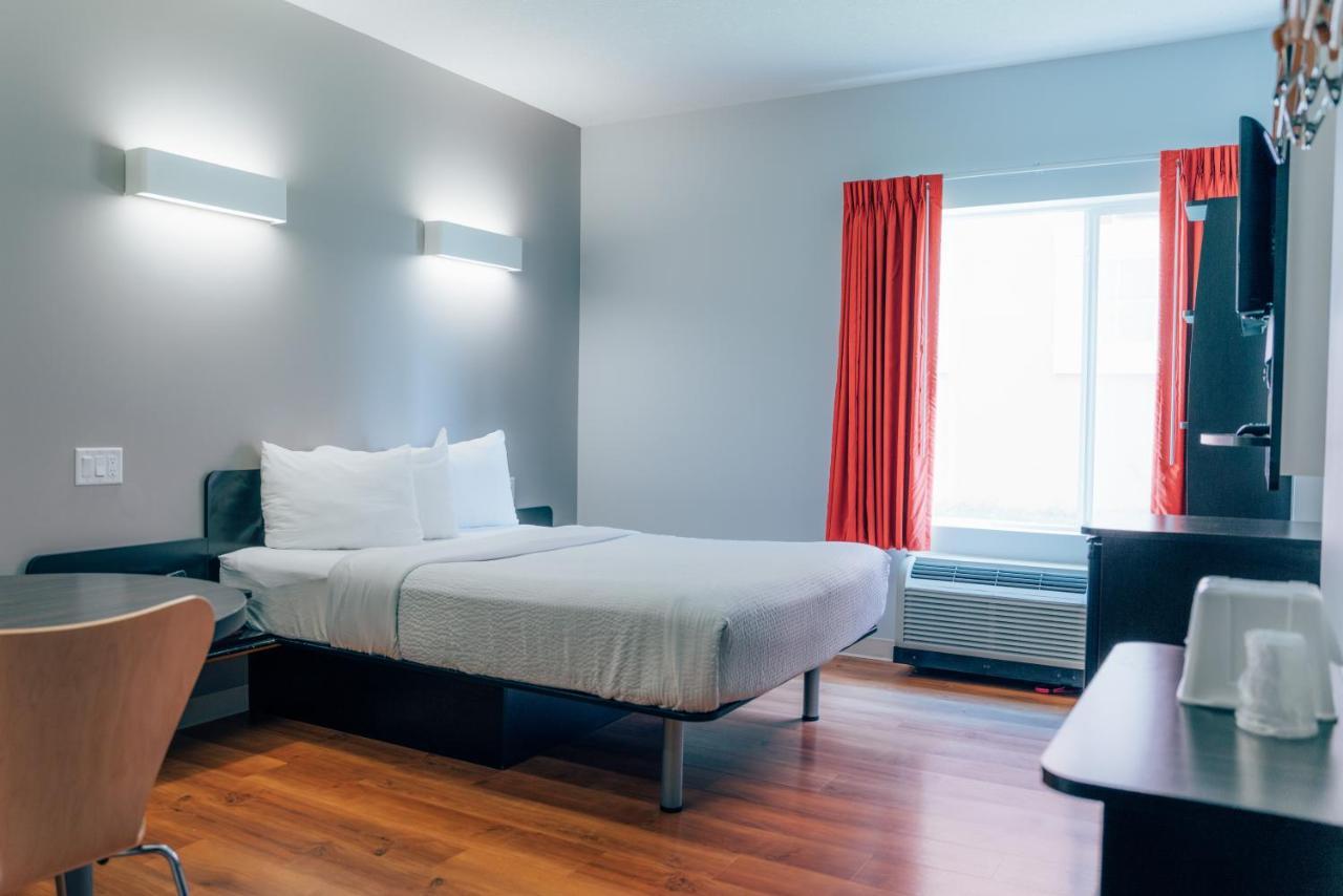 Motel 6 Airdrie Extérieur photo