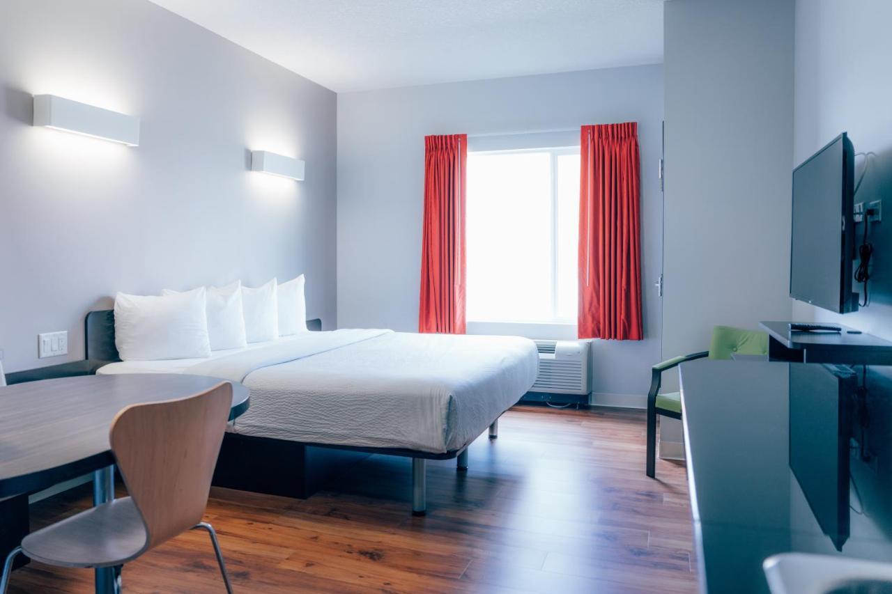 Motel 6 Airdrie Extérieur photo