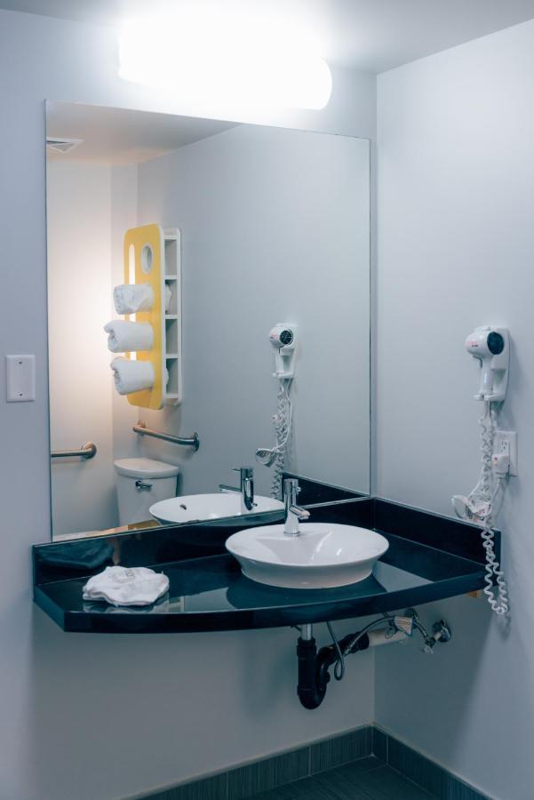 Motel 6 Airdrie Extérieur photo