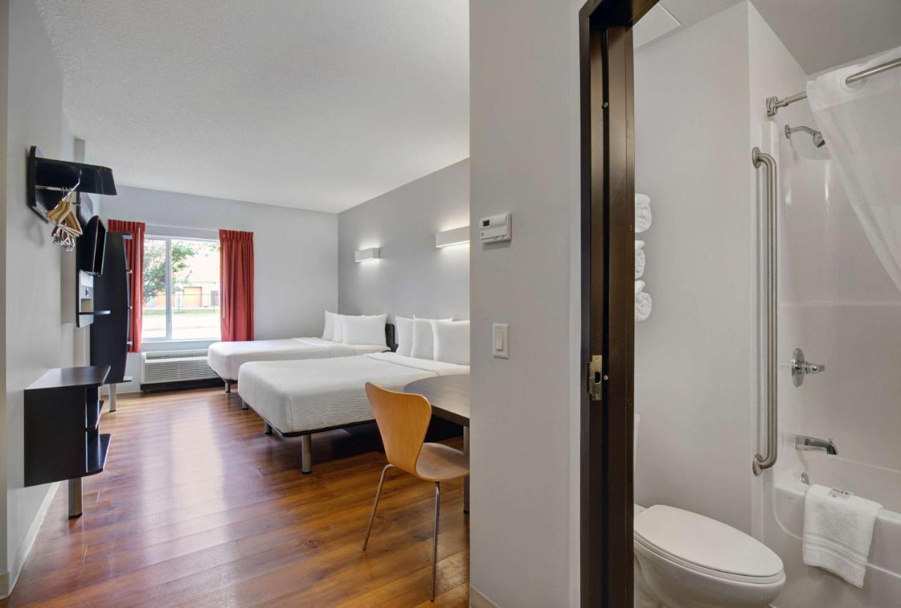 Motel 6 Airdrie Extérieur photo