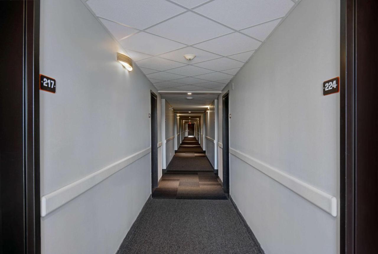 Motel 6 Airdrie Extérieur photo