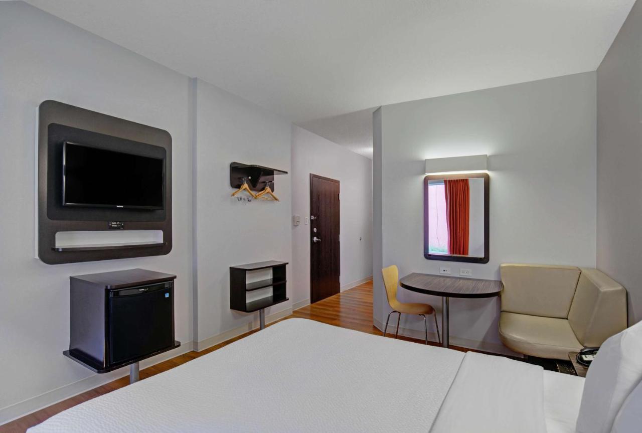 Motel 6 Airdrie Extérieur photo