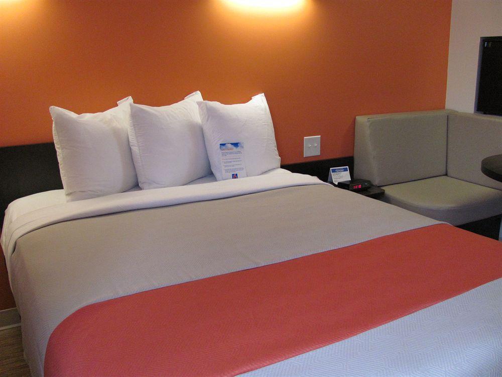 Motel 6 Airdrie Extérieur photo