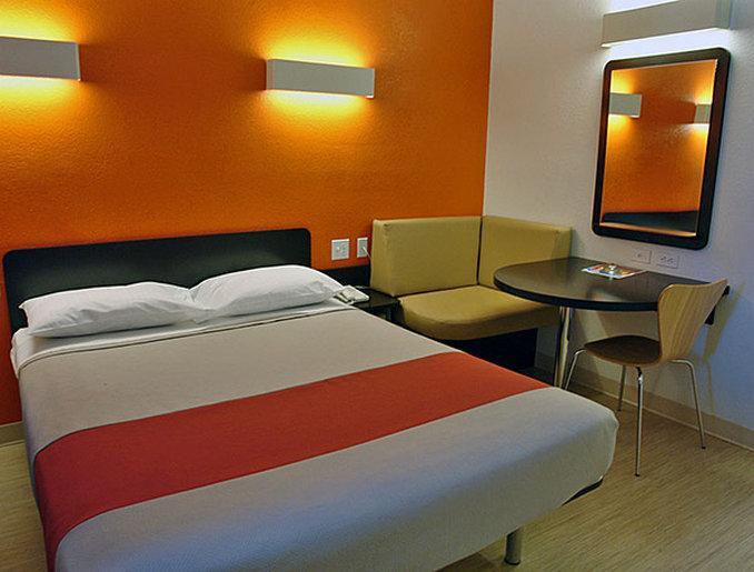 Motel 6 Airdrie Extérieur photo