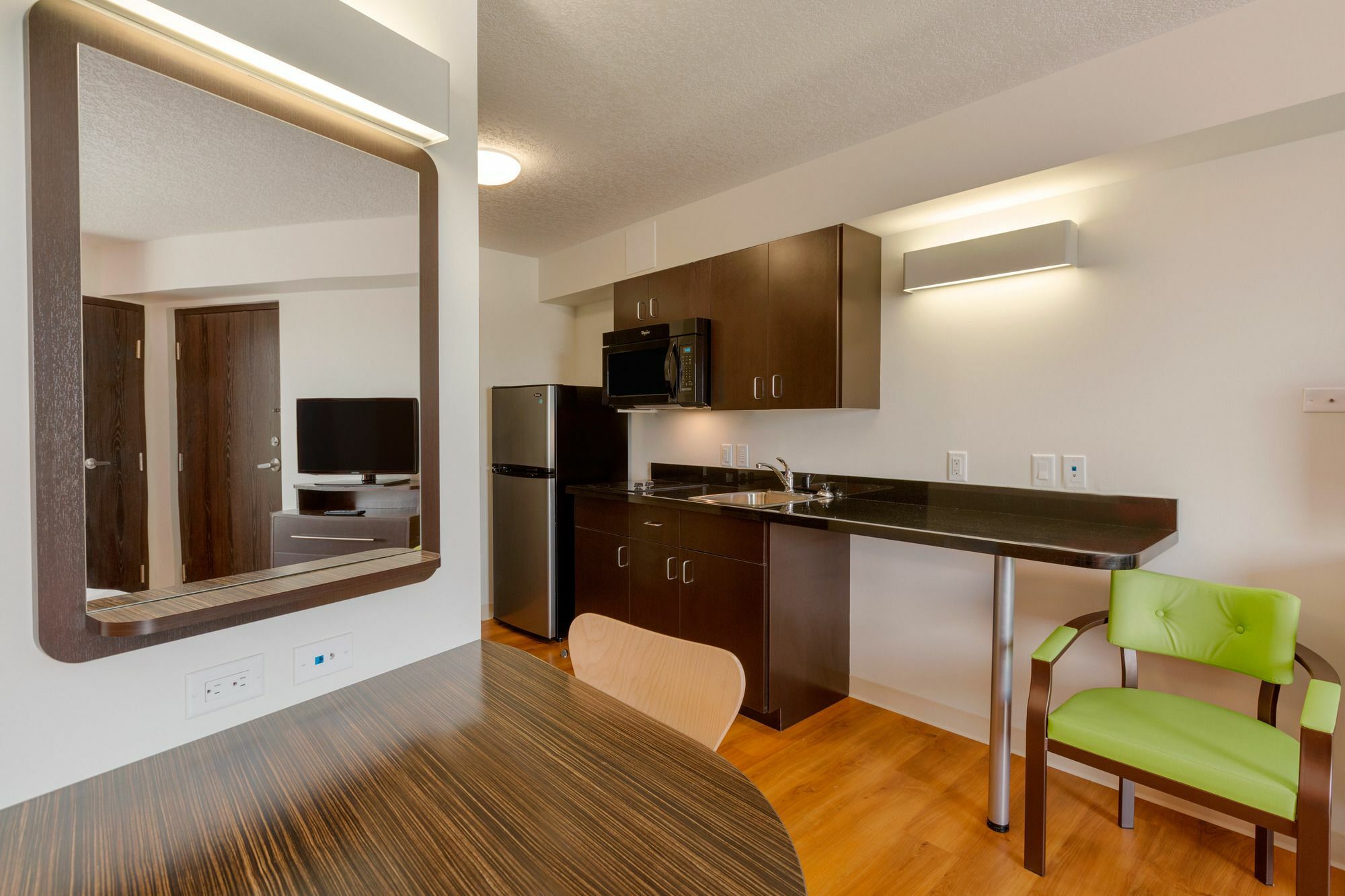 Motel 6 Airdrie Extérieur photo